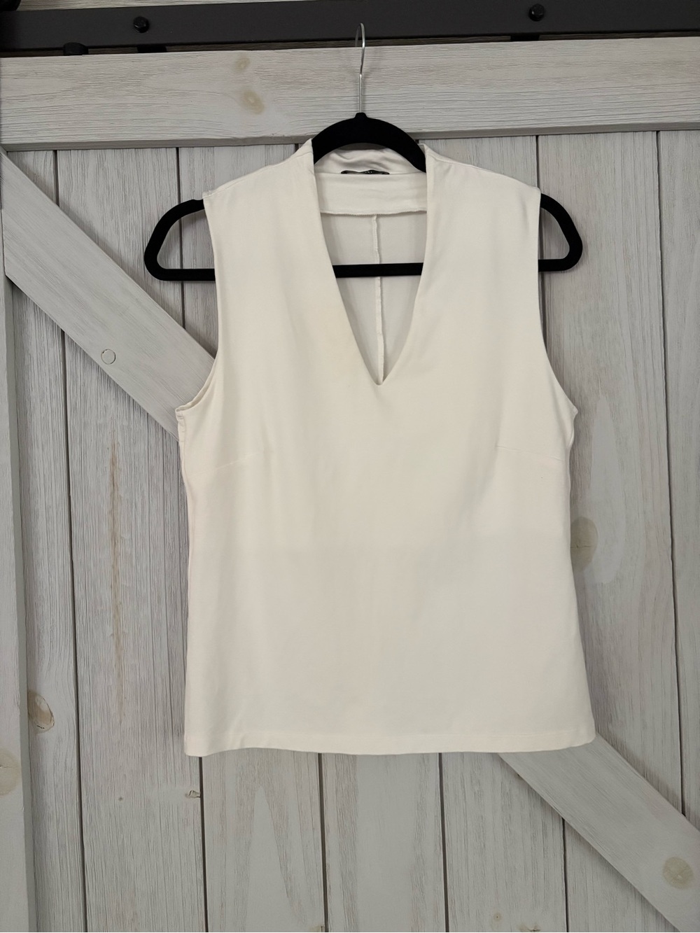 Ruti The Sculpted Tank Sleeveless V-Neck Women's Top